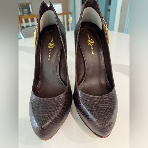 Rock & Republic high heeled pumps. Size 7 - Picture 2 of 14
